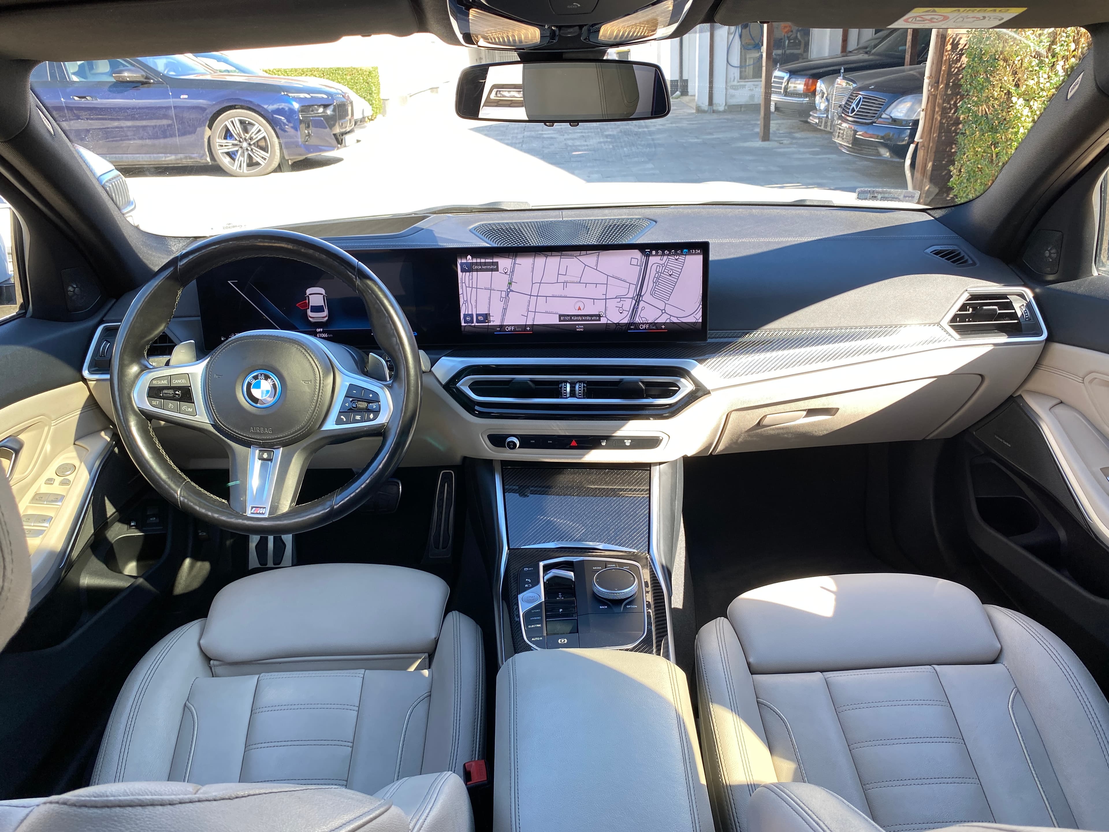 BMW 330e Limousine M-Packet - 13. kép