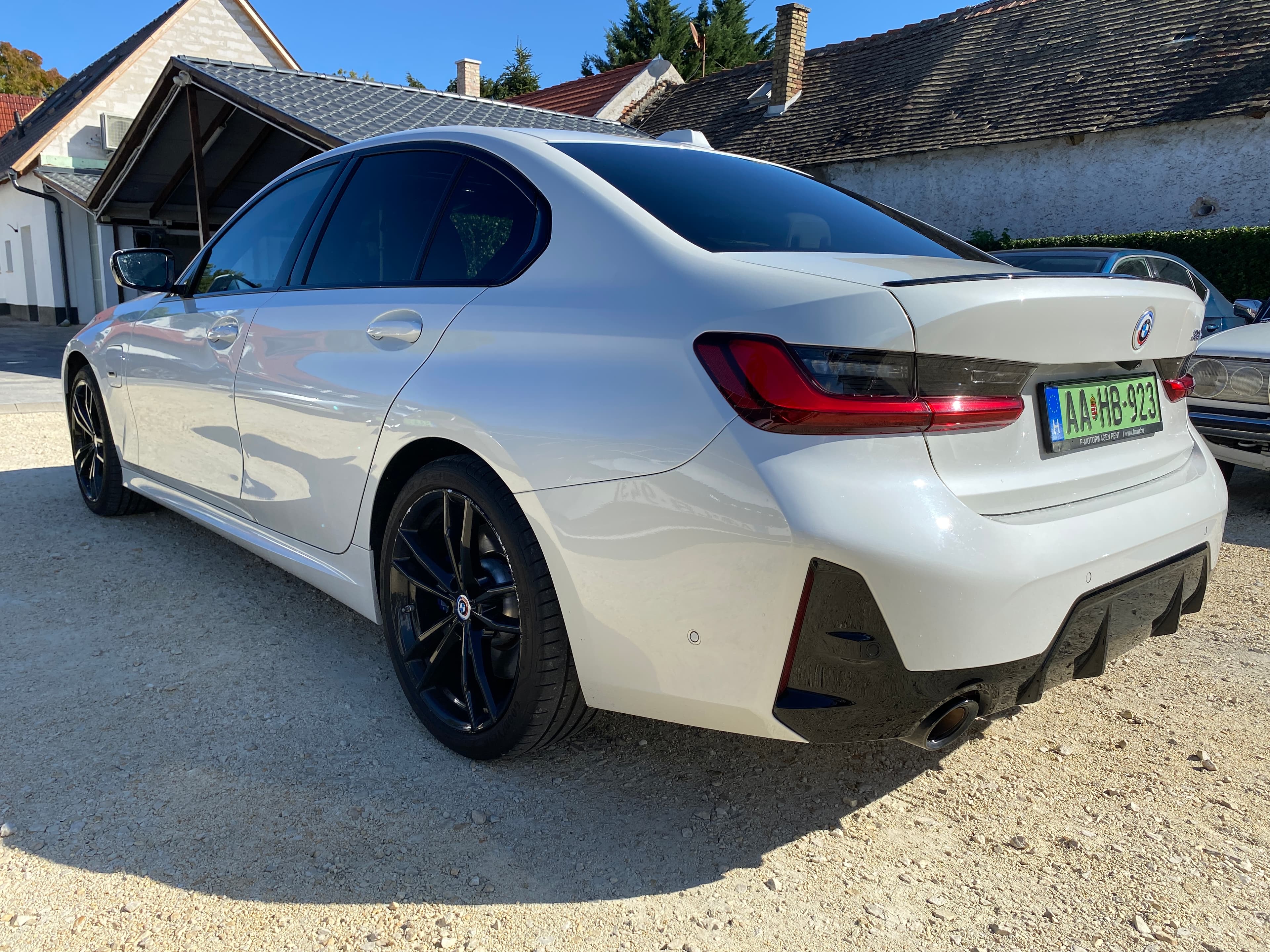 BMW 330e Limousine M-Packet - 7. kép