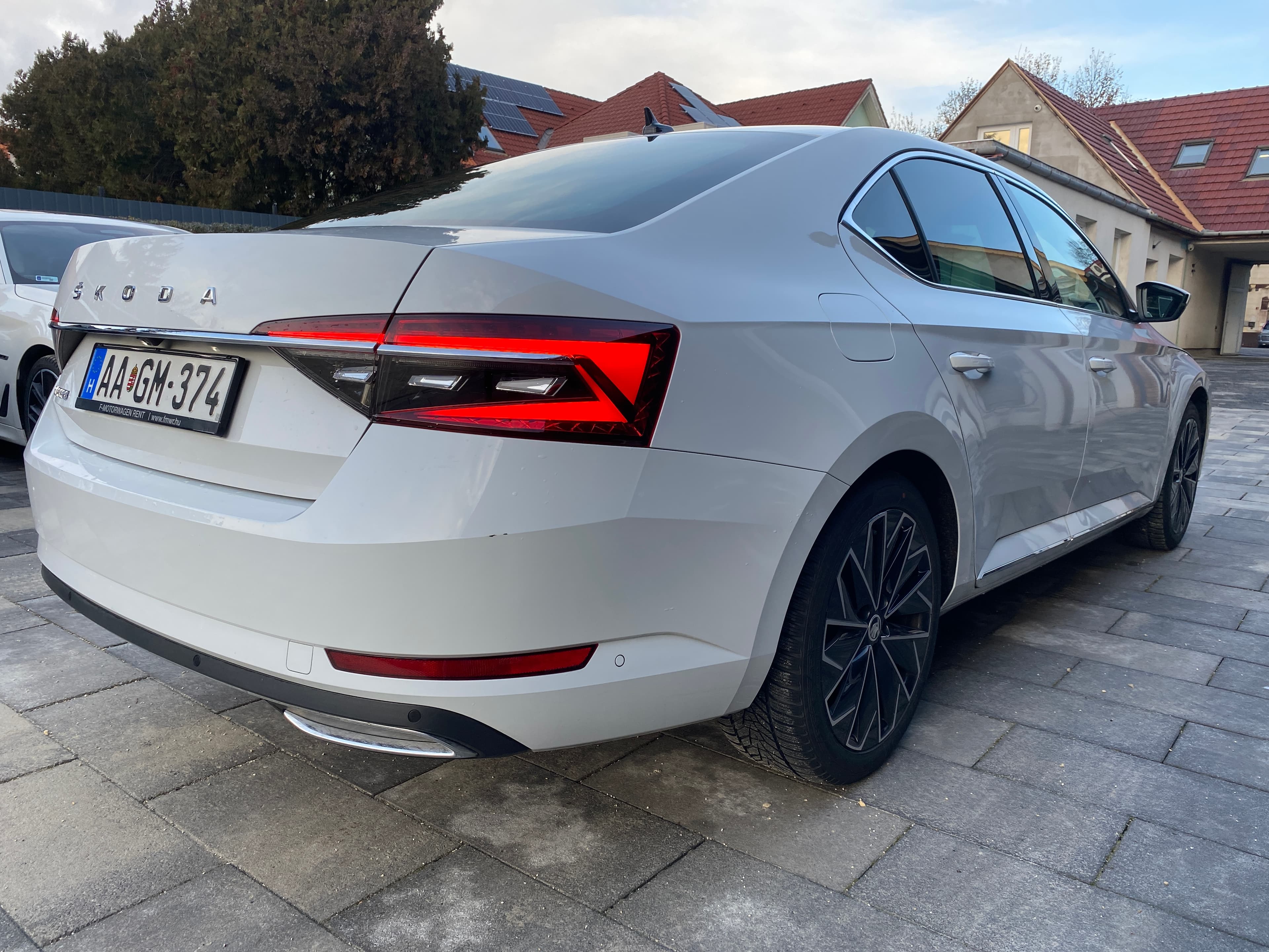 Skoda Superb 2.0 TDI DSG L&K Sedan - 4. kép