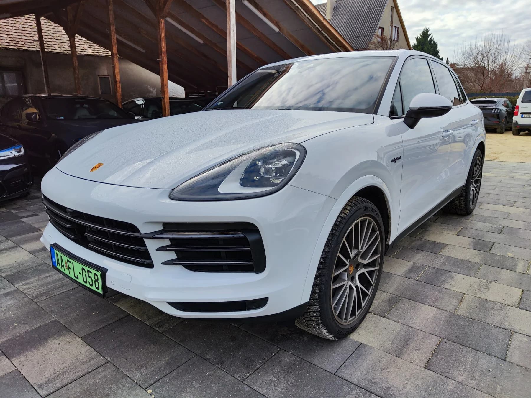 Porsche Cayenne SUV PHEV - 5. kép