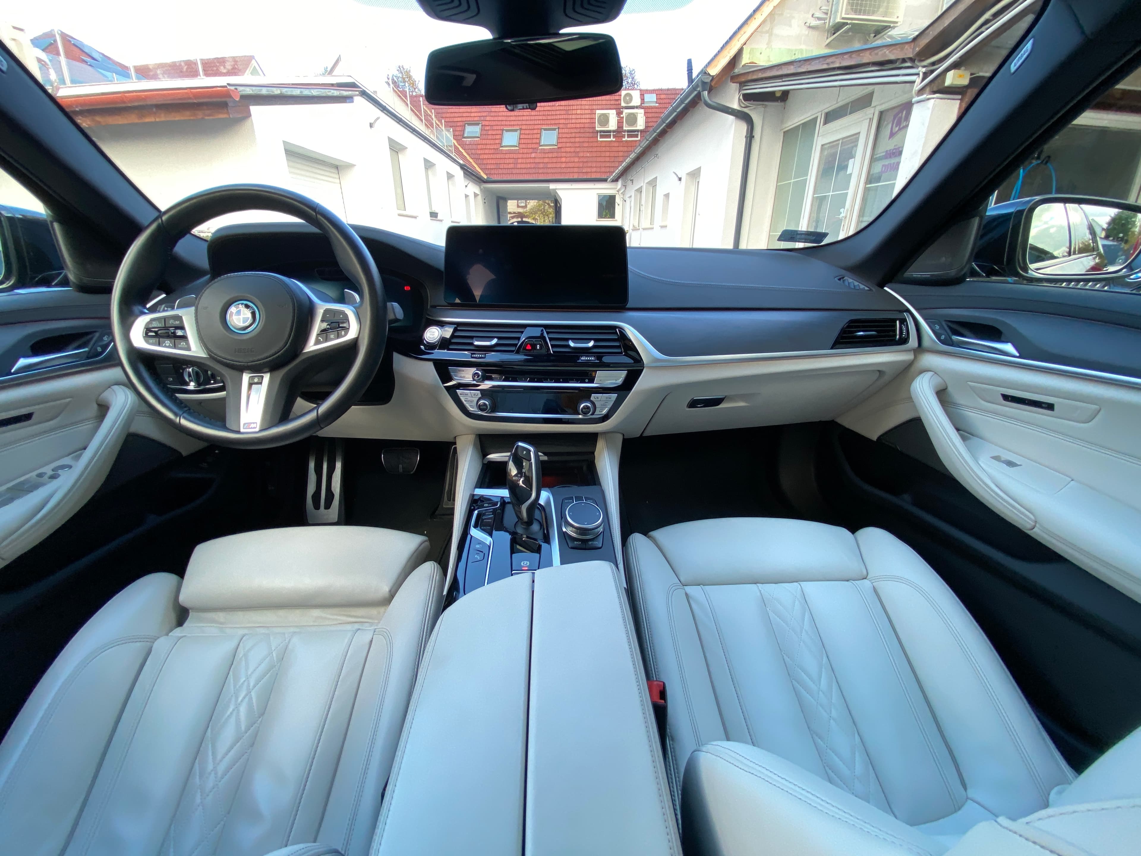 BMW 530e xDrive Limousine M-Packet - 1. kép